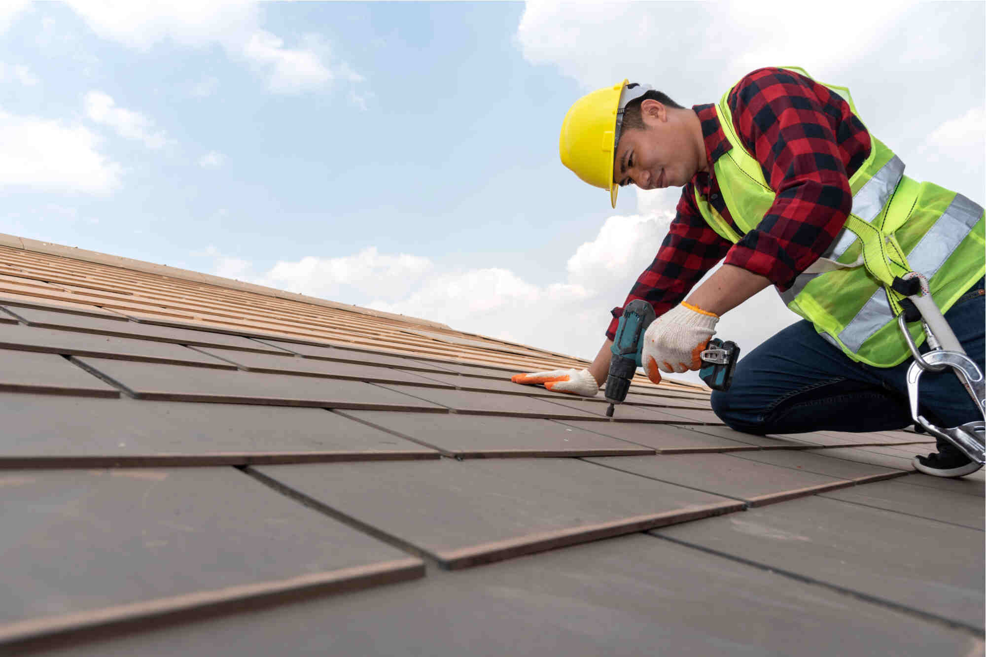 How Roofing Contractors Ensure Quality Workmanship?